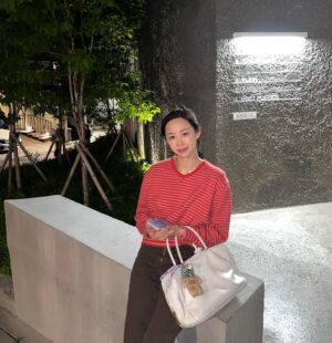 Kim Da-som Instagram - 🤪🤪🍗🍜🍝🍷🫶😘😘