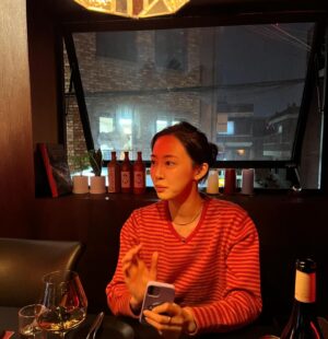 Kim Da-som Instagram - 🤪🤪🍗🍜🍝🍷🫶😘😘