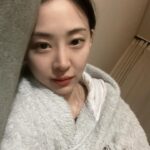 Kim Da-som Instagram - 잘가요 2월 😛👋