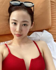 Kim Da-som Instagram - 여행 1 💥✨