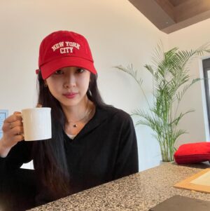 Kim Da-som Instagram - Hot spring in spring ♨️🌸👯‍♀️