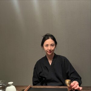 Kim Da-som Instagram - Hot spring in spring ♨️🌸👯‍♀️