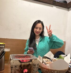 Kim Da-som Instagram - 잘가요 2월 😛👋