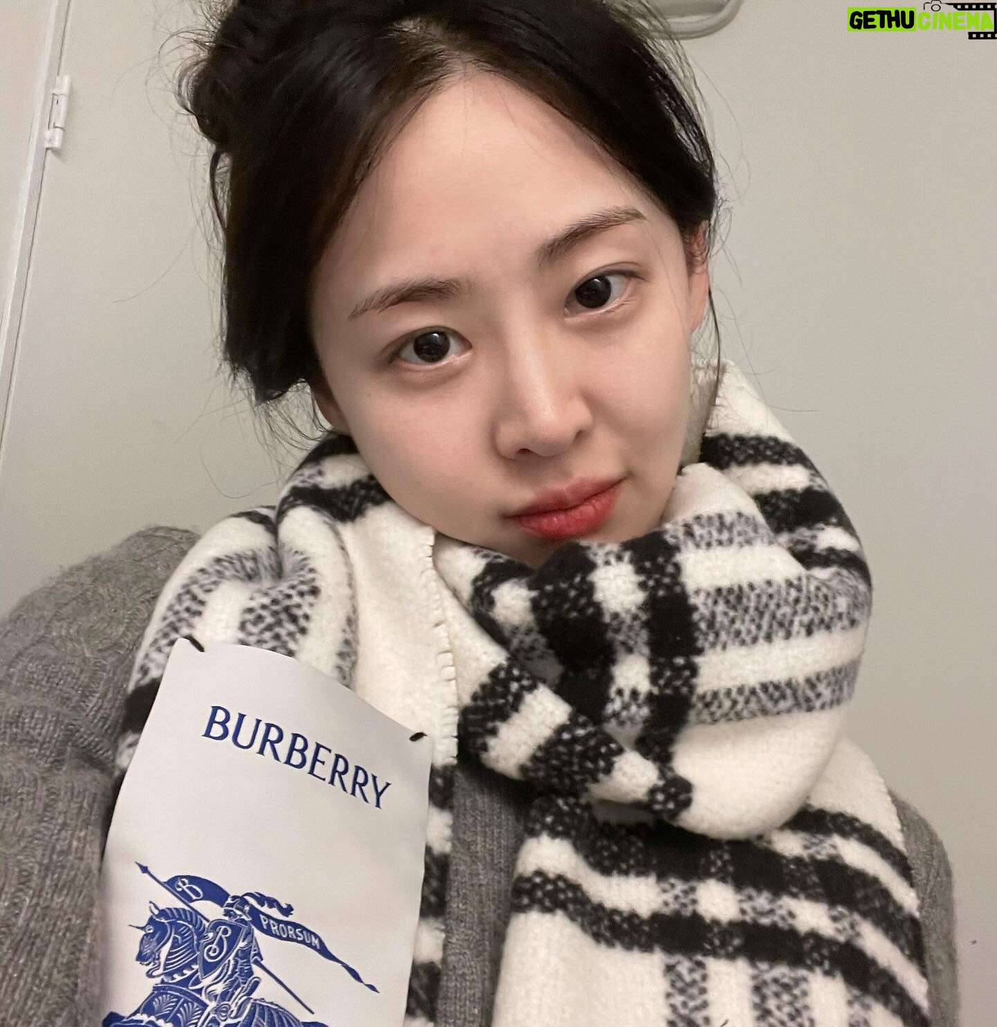 Kim Da-som - 3 Likes - 잘가요 2월 😛👋