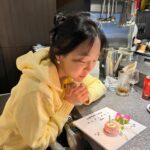 Kim Da-som Instagram – 비오는 생일이었지만 즐겁게 보냈어요🎂💕
모두 감사합니당