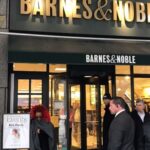 Kim Fields Instagram - Dropping this historic moment in my life and career from 2017😂🥂 #author #autobiography #theyalwaystrynabeseen #theupshaws #factsoflife #livingsingle @barnesandnoble #newyork
