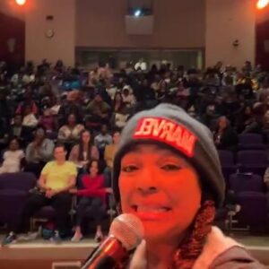 Kim Fields Instagram - LIVE FROM INDIANAPOLIS!  Wishing Nap Town’s own MIKE EPPS A HAPPY BIRTHDAY!!! So proud of all you & @kyraepps are doing here!!! Have a great bday @therealmikeepps ! #theupshaws #feelingood