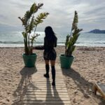 Kim Glow Instagram - Profiter d’un moment de détente au restaurant en bord de plage sortir un peu et prendre l’air fait un bien fou à l’esprit. Aujourd’hui j’ai réussi à laisser ma fille avec son papa C’est dur pour moi car je suis une maman glue possessive J’ai besoin d’être toujours collée à ma fille mais C’est important de se ménager du temps pour soi, même lorsque les responsabilités de maman prennent le dessus. 💖 #mumlife #mummy #mummylife