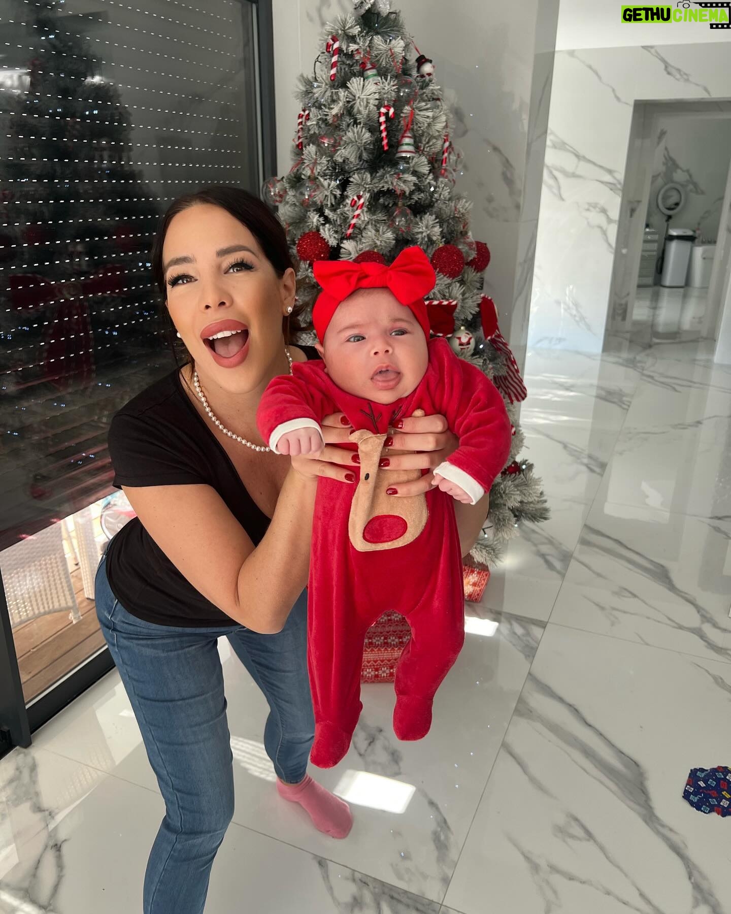 Kim Glow - 3 Likes - Joyeux Noël à tous! Que cette journée soit emplie de chaleur, de partage et de moments précieux en compagnie de vos proches. 🎄✨ Que la magie de Noël illumine vos cœurs et vous entoure d’amour. 🌟 Profitez de chaque instant et créez des souvenirs inoubliables. 🎁❤️
#merrychristmas #noel #kimglow #kimglow #taliaglow
