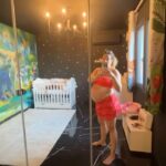 Kim Glow Instagram - "La magie de la préparation de sa chambre a pris le dessus sur mon plan initial de garder son prénom secret jusqu'à sa naissance… En décorant avec tendresse et en accrochant son prénom au mur, j'ai ressenti le besoin de partager ce moment spécial avec vous aujourd'hui. Voici donc notre petite étoile, Talia, dont le nom brille déjà dans nos vies. 💫✨ #Talia #taliaglow #babyroomdecor #pregnancy #pregnant L’écriture du prénom m’a gentiment été offerte par @fabrici.creations merci pour ce beau cadeau 🎁 🤍 #partenariatnonrémunéré