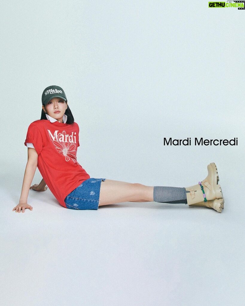 Kim Go-eun Instagram - @mardi_mercredi_official 🖤💋