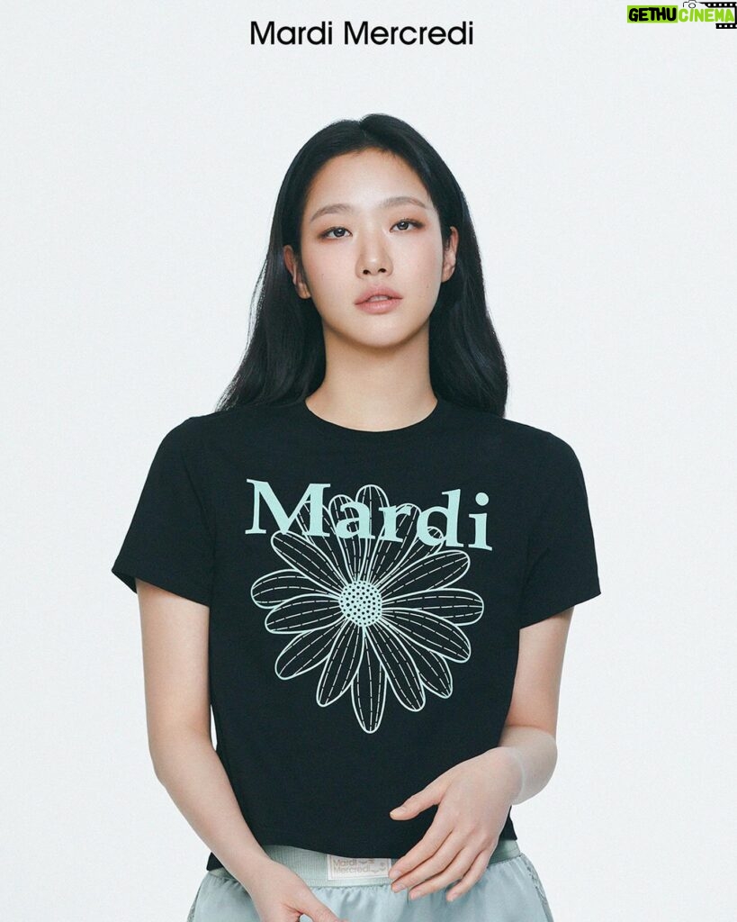 Kim Go-eun Instagram - @mardi_mercredi_official 🖤💋