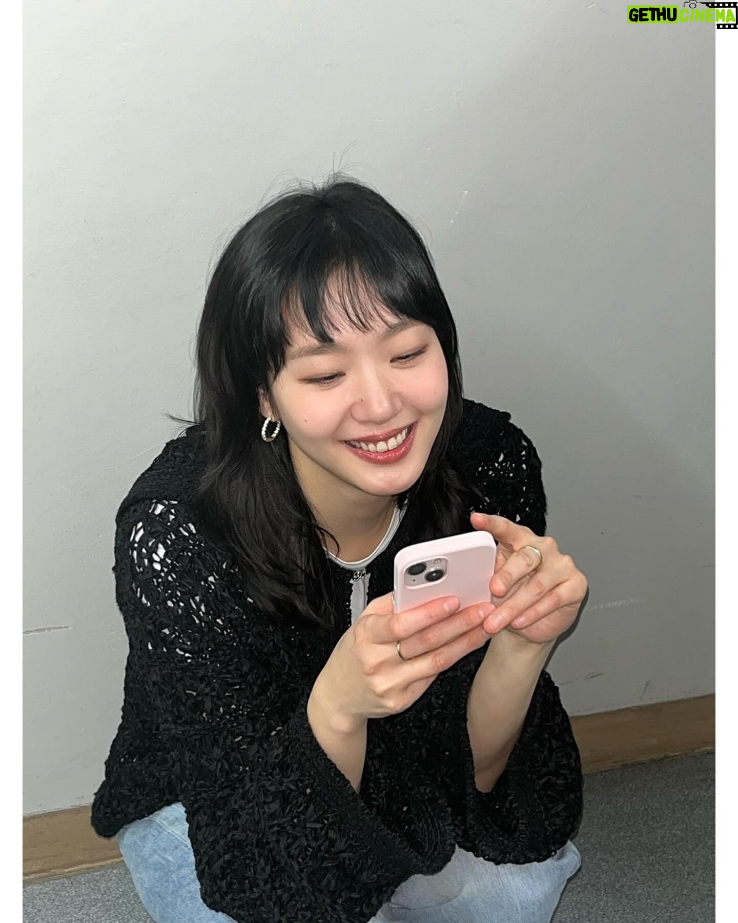 Kim Go-eun - 641.7K Likes - 모두들.. 너무 고맙습니다.. 🥹
정말 더 열심히 잘 살게요 🙏🏻❤️