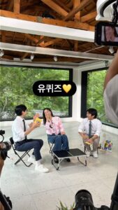 Kim Hee-seon Instagram - 8 월 16 일 저녁 8시50 분 TVN 유퀴즈🌼 #달짝지근해 #달짝지근해7510 #8월15일개봉 🤓 재석오빠 ~ 세호씨 녹화내내 편하게 대해주셔서 넘 고마웠어용🫡 즐겁게 촬영하고 왔습니당🤗 재밌게 봐주세용🙏