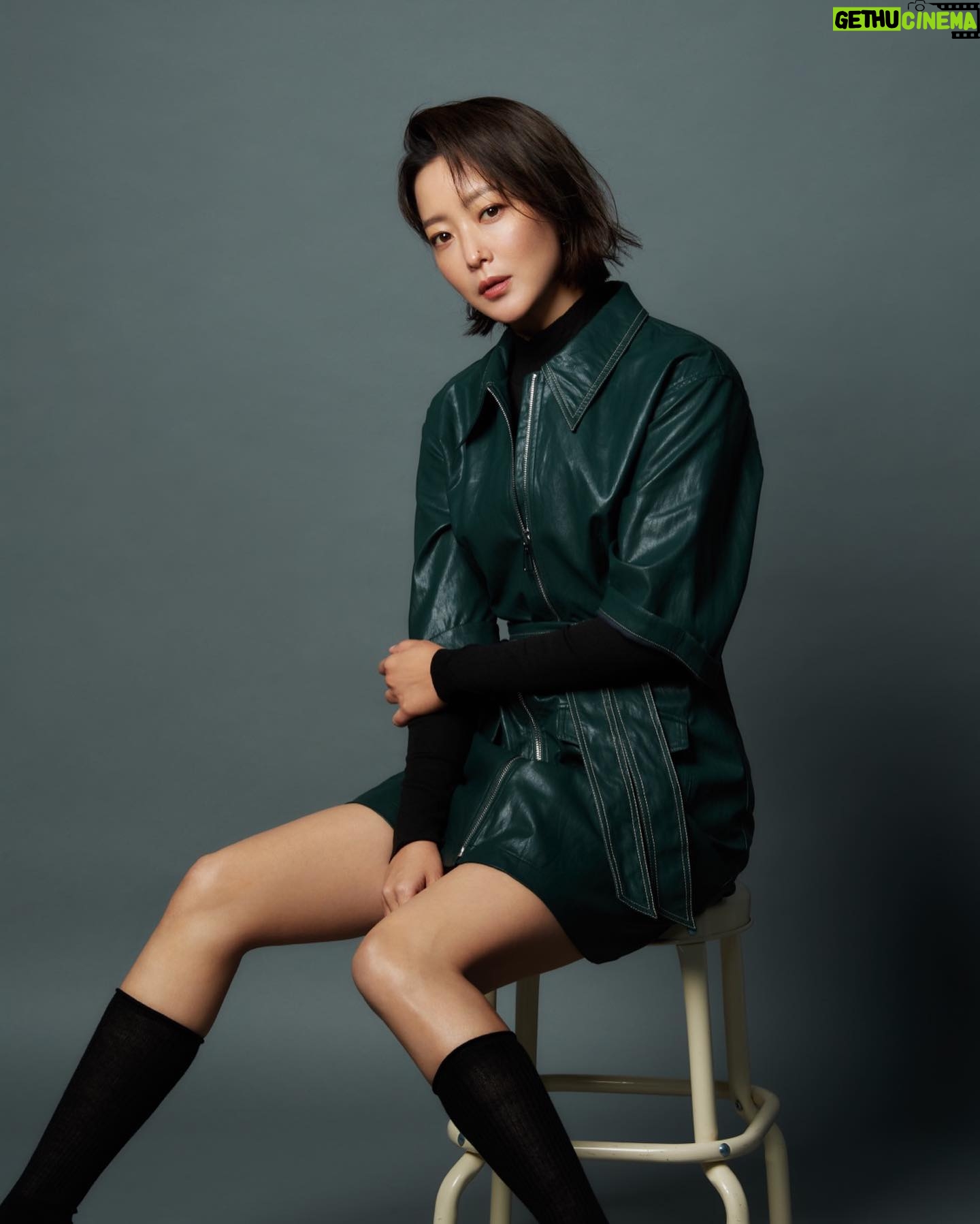 Kim Hee-seon Instagram - 💋#퀸잇 #queenit @queenit_official 🫶 퀸잇~럽잇😎