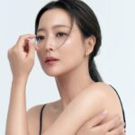 Kim Hee-seon Instagram - @medicube_ager 💋 #medicube_ager #voguekorea 𝕍𝕆𝔾𝕌𝔼 𝕊𝕖𝕡𝕥𝕖𝕞𝕓𝕖𝕣 𝕚𝕤𝕤𝕦𝕖 🤍