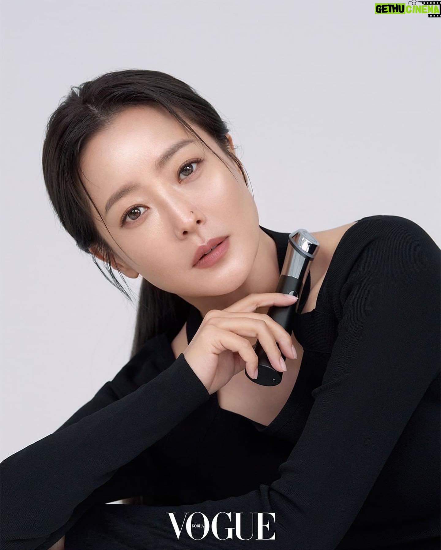 Kim Hee-seon Instagram - @medicube_ager π #medicube_ager #voguekorea πππΎππΌ πππ‘π₯πππππ£ ππ€π€π¦π π€