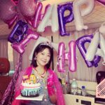 Kim Hee-seon Instagram – 🙏고맙다💛#울스텝들최고👍 #써프라이즈🎁 #생일파티🎂🎉🎊❤️ #감동이야😭 #사랑해내새끼들❣️❣️❣️