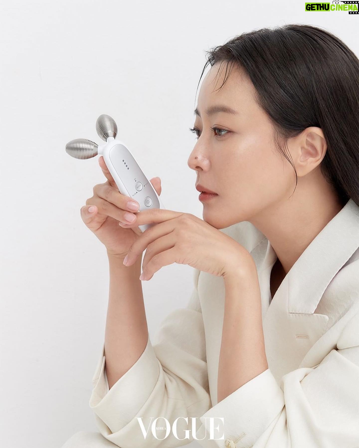 Kim Hee-seon Instagram - @medicube_ager π #medicube_ager #voguekorea πππΎππΌ πππ‘π₯πππππ£ ππ€π€π¦π π€