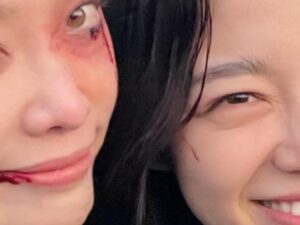 Kim Hieora Instagram - 비록 내 눈은 이렇게 만들고…넌 해맑게 웃지만 괜찮아… 이제 카운터들 화이팅… clean이 생축…👀🎂
