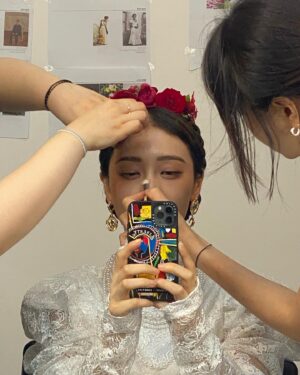 Kim Hieora Instagram - 오늘도 프리다! 
시간 금방가요
얼른 와요 여러분