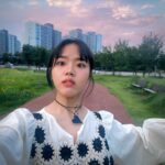 Kim Hyang-gi Instagram - 👁️ The fluffy sunset 고흐와굽어보기