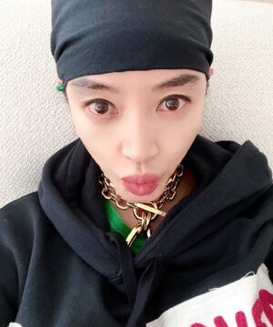 Kim Hye-soo Instagram - 감기 조심하세요~