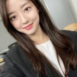 Kim Hyun-soo Instagram - -펜트하우스 시즌2 마지막 촬영날- 마지막화도 본방사수! 그동안 시청해주셔서 감사합니다🤍 여러분~ 시즌3에서 만나요❕🤍👀알러뷰