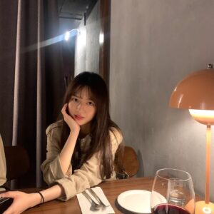 Kim Hyun-soo Instagram - 밥은 언제나오지..🍽