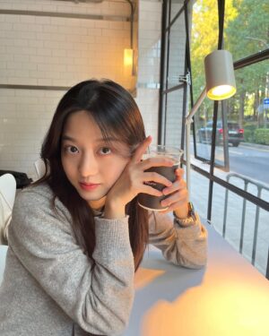 Kim Hyun-soo Instagram - ☀️🍂