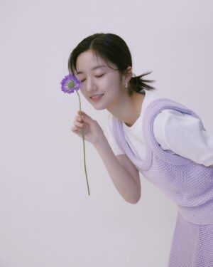 Kim Hyun-soo Instagram - 🌷