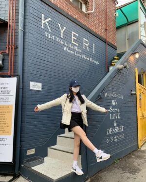 Kim Hyun-soo Instagram - 따뜻한 날🤍