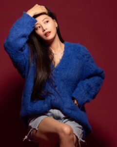 Kim Jae-kyung Instagram - 시간 가는 줄 몰랐던 @webzine_reverse 와의 인터뷰🤍 인터뷰 전문은 프로필 링크를 클릭해 주세요🫶🏻