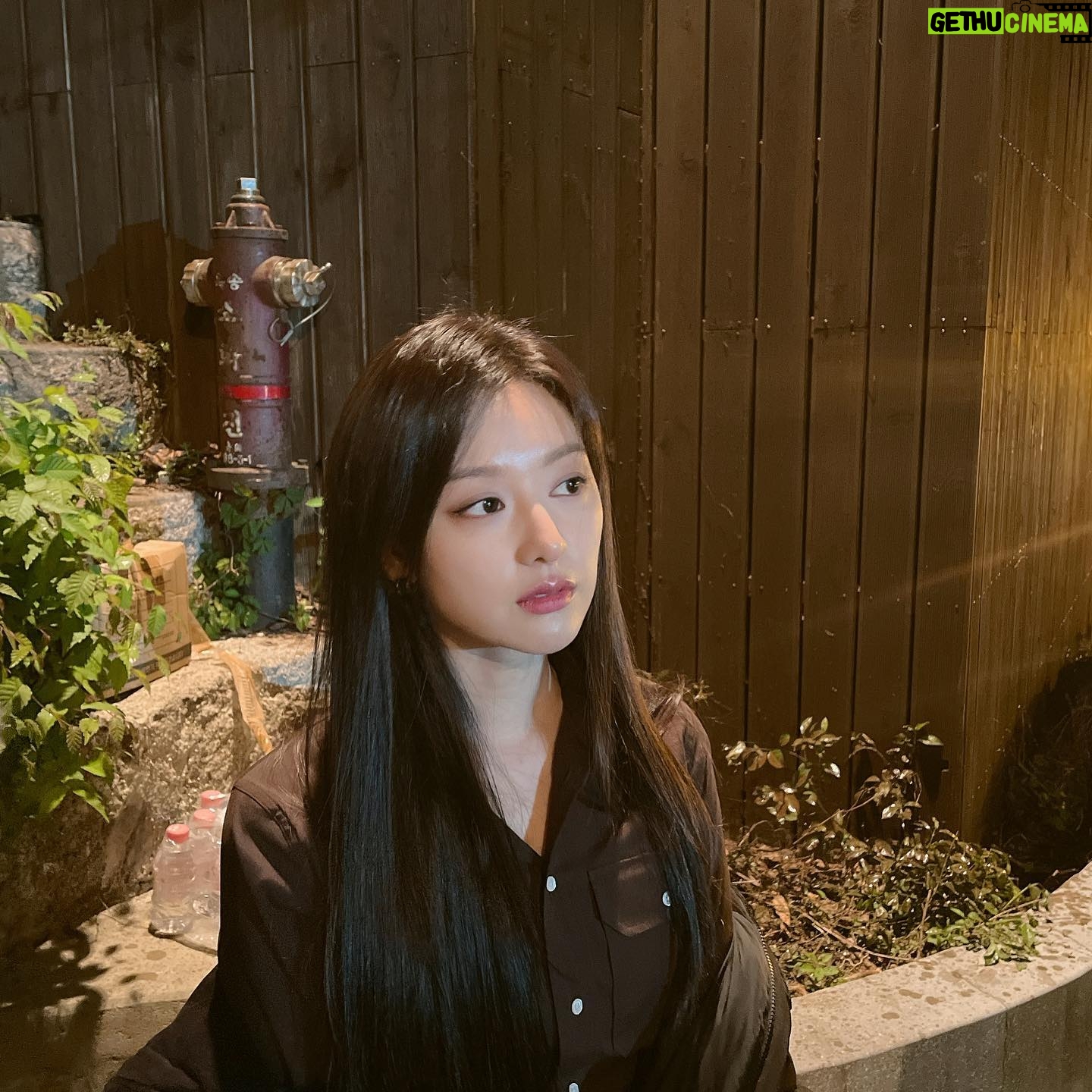 Kim Ji-won - 5.1 Million Likes - 눈물의 여왕과 함께 해주신 모든 분들께 감사드립니다.❤️
모두모두 건강하시고 행복하세요🍀
💧👑👋