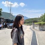 Kim Ji-won Instagram - 용두리 해인모드😗 오늘도 tvn 눈물의 여왕. 9시 20분❣️ @tvn_drama @netflixkr