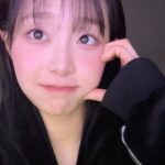 Kim Ji-woo Instagram - 💗◡💗