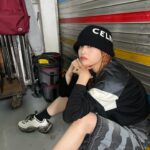 Kim Ji-woo Instagram - 🐦‍⬛🖤
