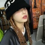 Kim Ji-woo Instagram - 🐦‍⬛🖤