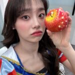 Kim Ji-woo Instagram - 🍎🍏✨