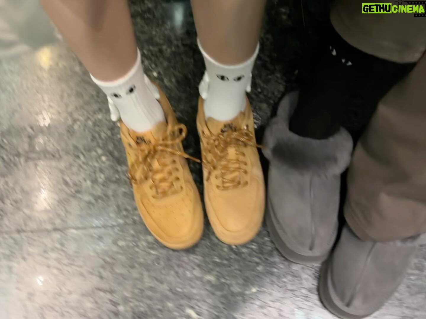 Kim Ji-woo - 417.6K Likes - 🤍🖤어제만 기다렸다ㅋㅋㅋㅋㅋㅋㅋㅋㅋㅋㅋㅋㅋㅋㅋ