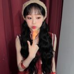 Kim Ji-woo Instagram - 🛼