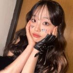 Kim Ji-woo Instagram - 두통NO 꽃받침포즈🌷