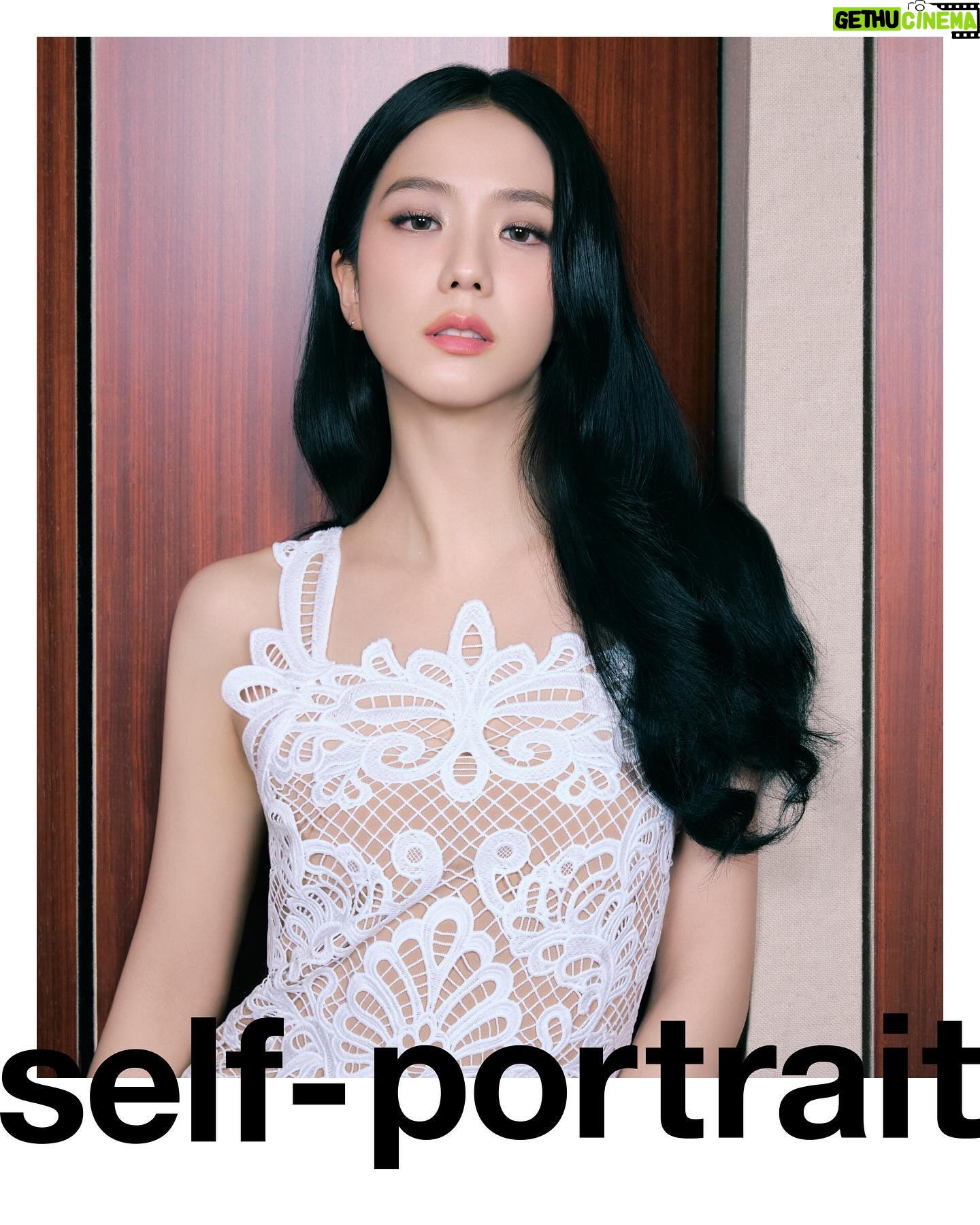 Kim Jisoo Instagram - #selfportraitwithJisoo @mrselfportrait ♥️
