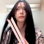 Kim Jisoo Instagram - 나도 이제 생머리 🧏🏻‍♀️ #DysonSupersonicNural #Dysonairstrait @dyson @dysonbeauty