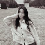 Kim Jisoo Instagram - 🫶🏻