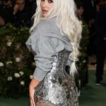 Kim Kardashian Instagram - Magical dreams do come true at the Met, thank you @jgalliano @lexyroche and the entire @maisonmargiela team that made this vision come to life! ✨ including my glam team @superrrdani @mariodedivanovic @chrisappleton1 I am forever grateful.