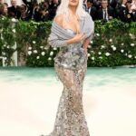 Kim Kardashian Instagram - Magical dreams do come true at the Met, thank you @jgalliano @lexyroche and the entire @maisonmargiela team that made this vision come to life! ✨ including my glam team @superrrdani @mariodedivanovic @chrisappleton1 I am forever grateful.