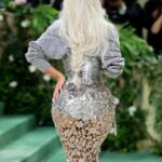 Kim Kardashian Instagram - Magical dreams do come true at the Met, thank you @jgalliano @lexyroche and the entire @maisonmargiela team that made this vision come to life! ✨ including my glam team @superrrdani @mariodedivanovic @chrisappleton1 I am forever grateful.
