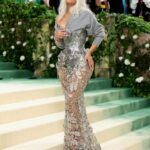Kim Kardashian Instagram - Magical dreams do come true at the Met, thank you @jgalliano @lexyroche and the entire @maisonmargiela team that made this vision come to life! ✨ including my glam team @superrrdani @mariodedivanovic @chrisappleton1 I am forever grateful.