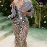 Kim Kardashian Instagram - Magical dreams do come true at the Met, thank you @jgalliano @lexyroche and the entire @maisonmargiela team that made this vision come to life! ✨ including my glam team @superrrdani @mariodedivanovic @chrisappleton1 I am forever grateful.